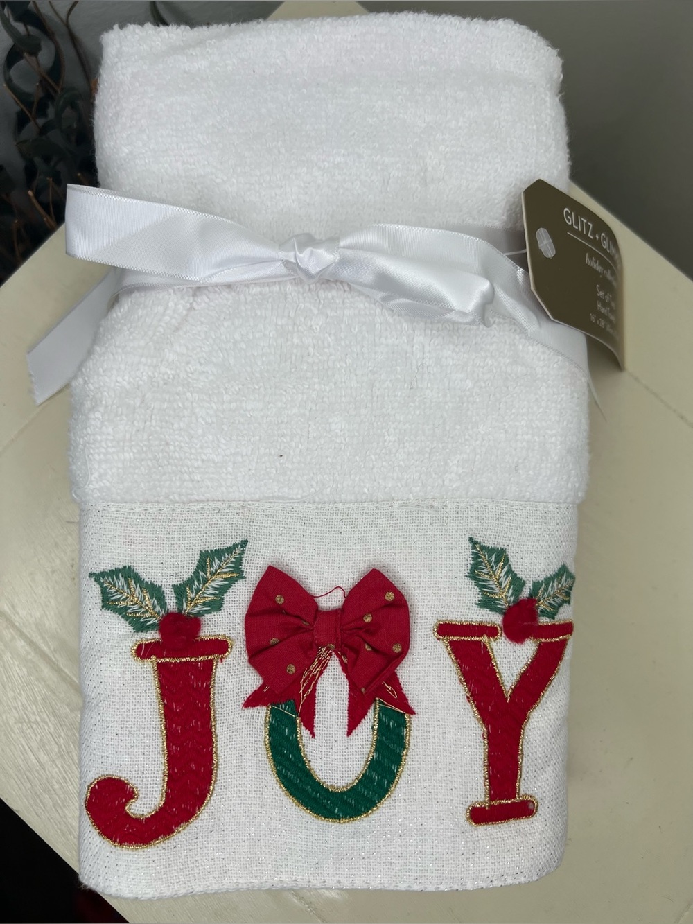 Brand New- Glitz & Glimmer JOY Christmas Towels - Set of 2